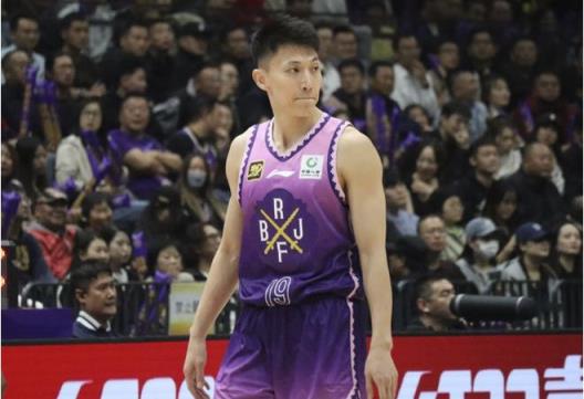 刘晓宇拒绝退役转任助教 北控队闵鹿蕾辞职张庆鹏将接任