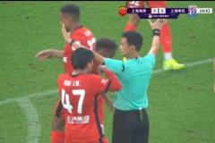 马纳法突入海港禁区倒地 主裁判判无点球