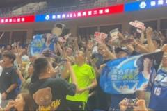 杨瀚森16顺位入选 NBA 青岛球迷现场沸腾