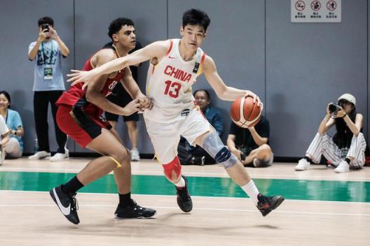 王洪泽抢9板却5中0！手感全无未得分