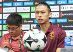 张玉宁28岁成国足场上队长，中生代扛起重任！